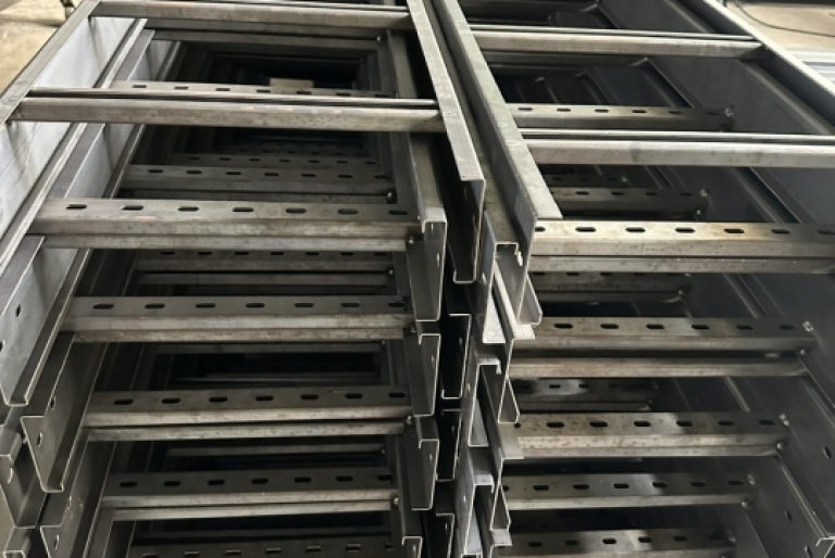 Báo giá thang máng cáp sơn tĩnh điện trực tiếp từ xưởng