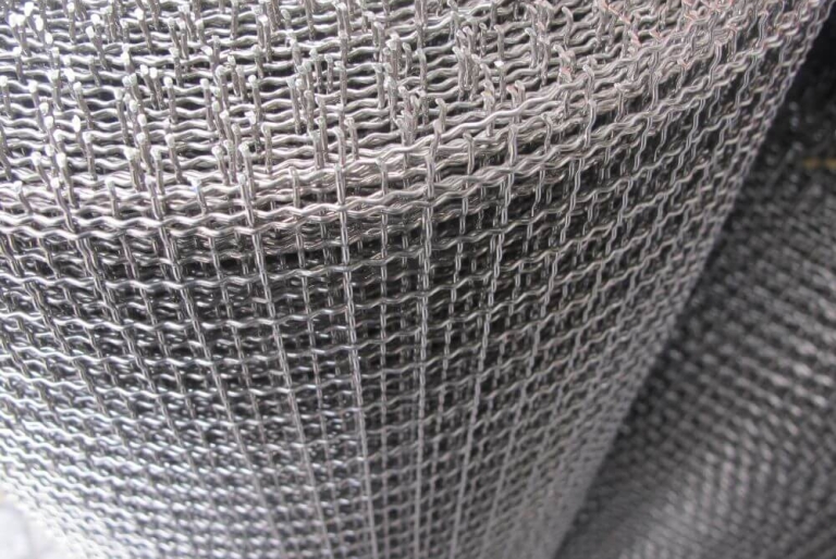 Công dụng đa năng của lưới inox 304 trong đời sống và công nghiệp