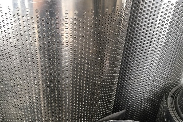 Gia công lưới sàng inox 304 theo yêu cầu, độ bền cao, giá tốt