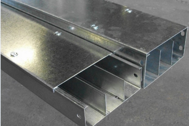 Máng cáp điện mạ kẽm chịu được tải trọng bao nhiêu?