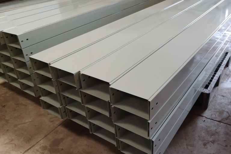 Tìm địa chỉ cung cấp máng cáp trunking giá tốt