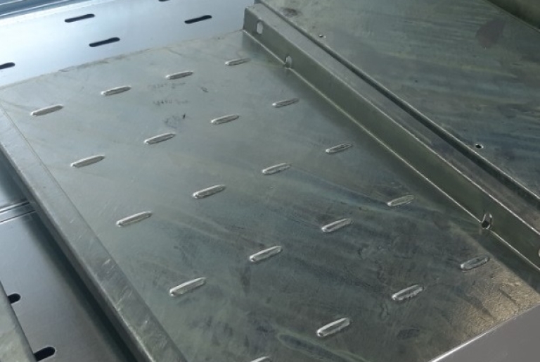 Kiểm tra an toàn sàn thao tác trước khi dùng