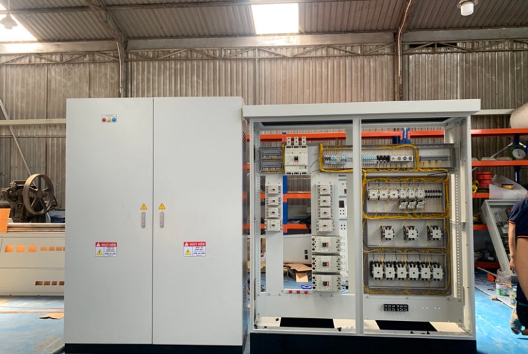 Nhận gia công vỏ tủ điện 3 pha theo yêu cầu, giá cạnh tranh