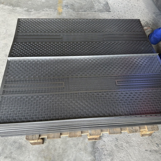 gia công lưới loa