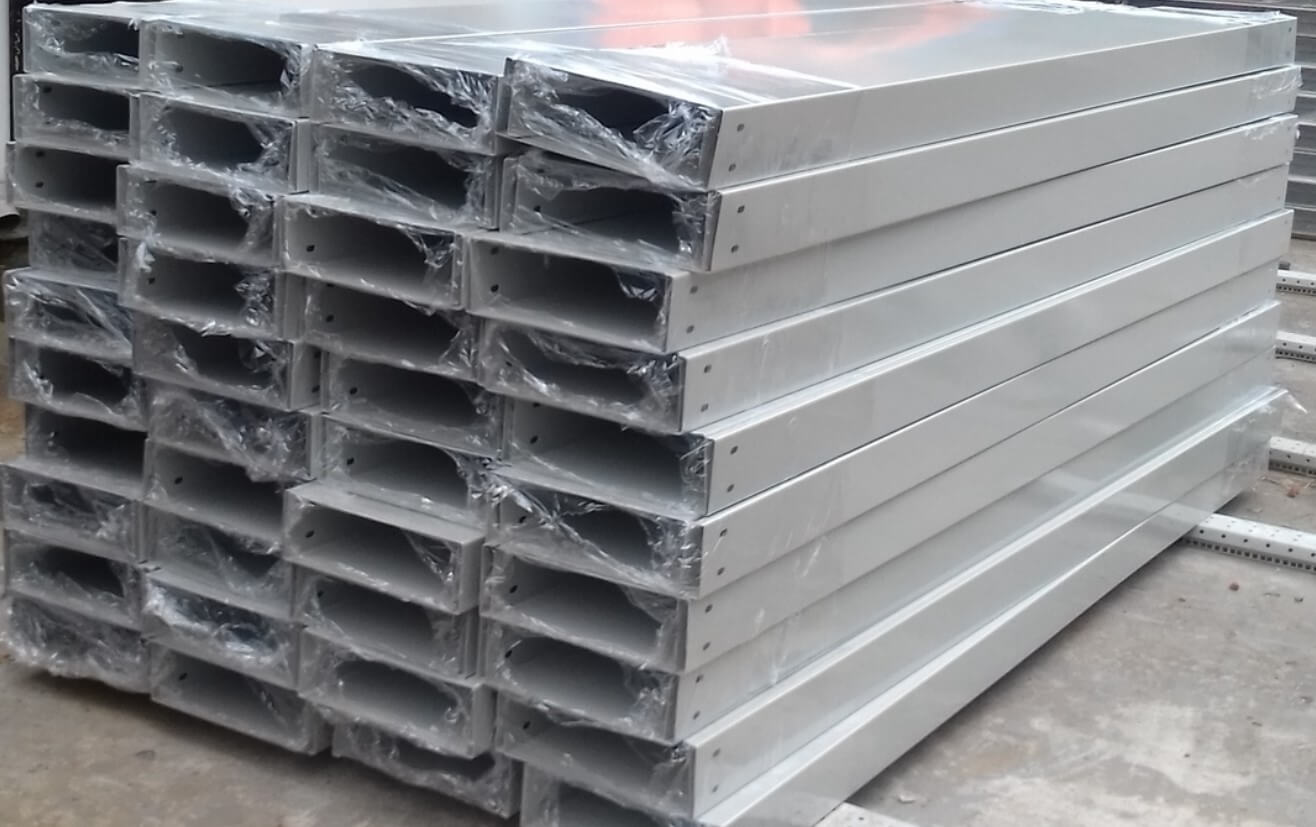 máng cáp ngoài trời