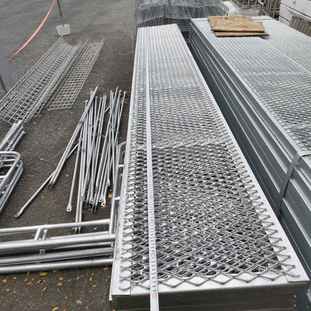 Giá sàn thao tác solar