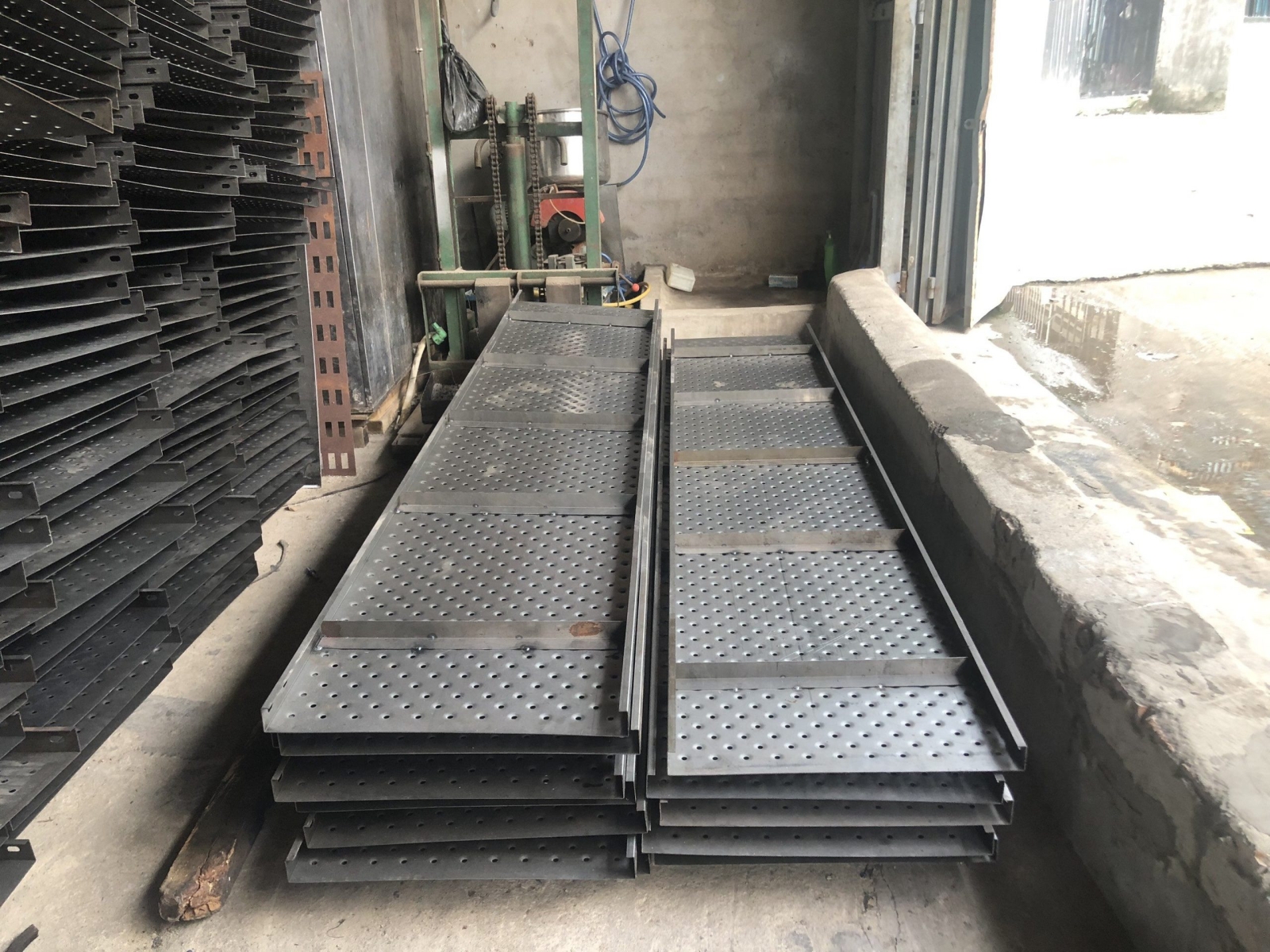 Giá sàn thao tác solar