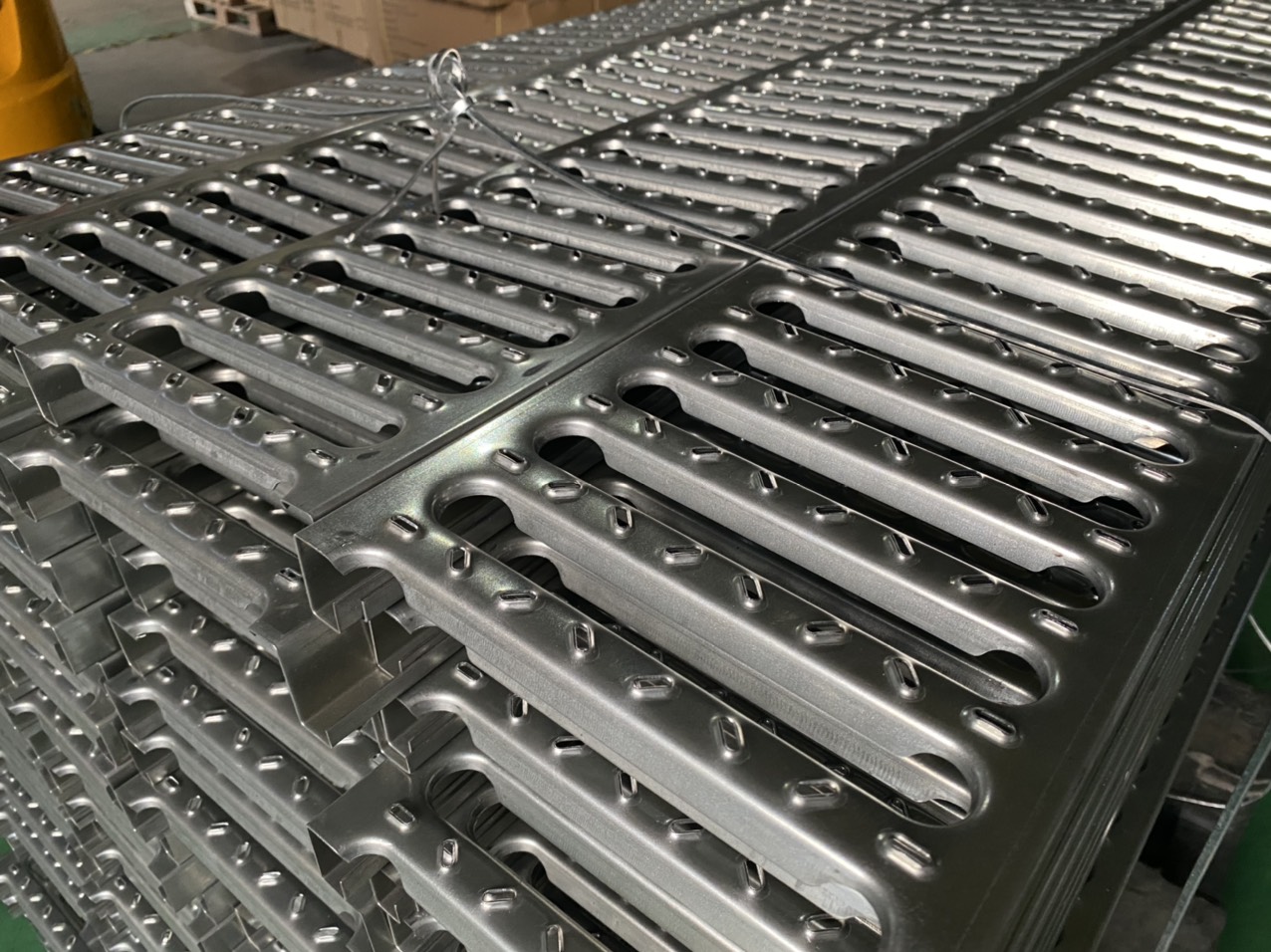 Giá sàn thao tác solar