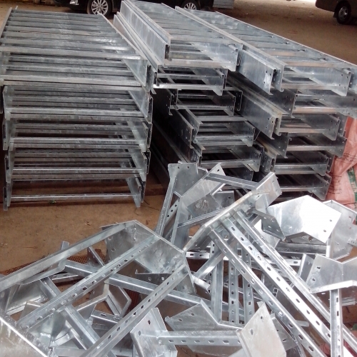 Thang cáp mạ kẽm nhúng nóng